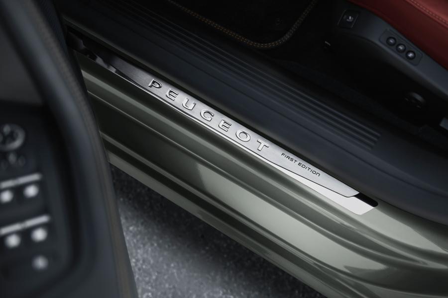 Детали интерьера Peugeot 508 SW GT First Edition 2018 года  (WW) (фото 2 из 6)